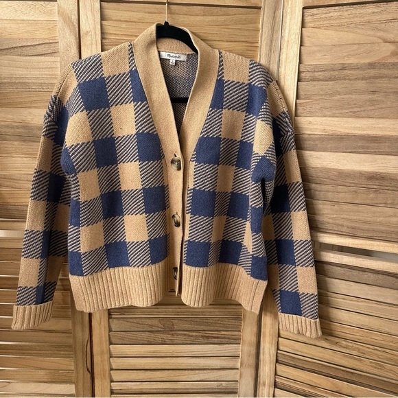 Madewell Bayberry Cardigan in Buffalo Check, on Kim Kardashian - Picture 5 of 7